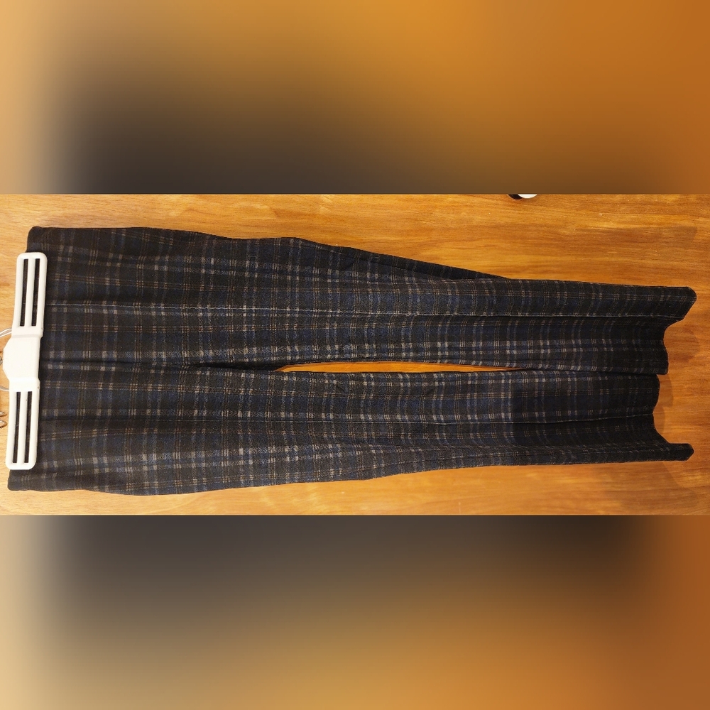 Lysse Plaid Trousers in Black and Blue